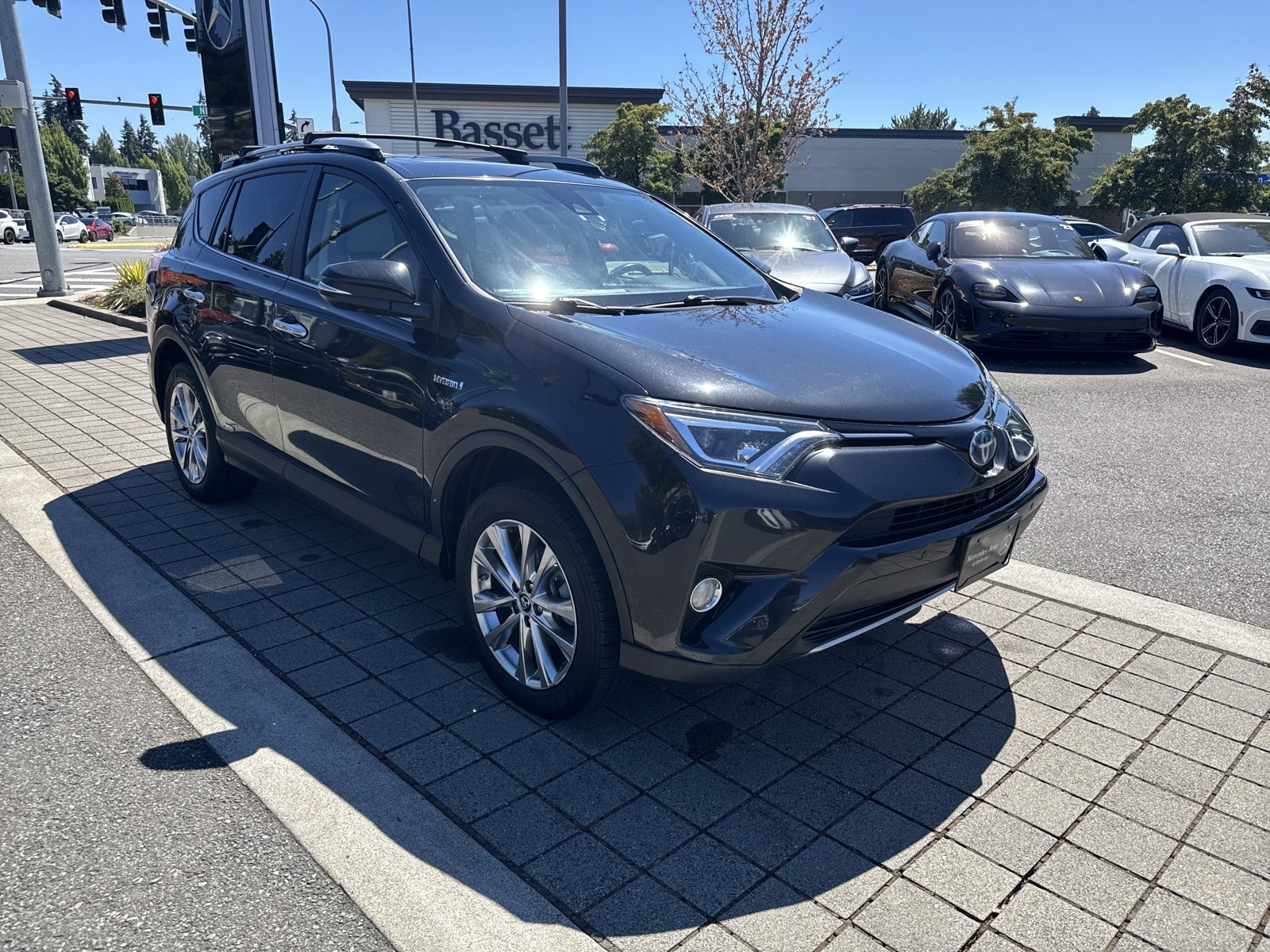 Used 2017 Toyota RAV4 Limited AWD/4WD image 3