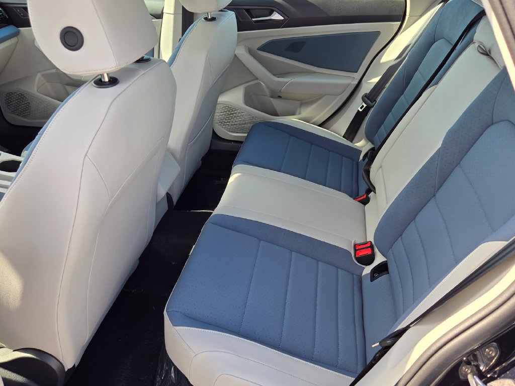 New 2027 Volkswagen Jetta SE FWD image 8