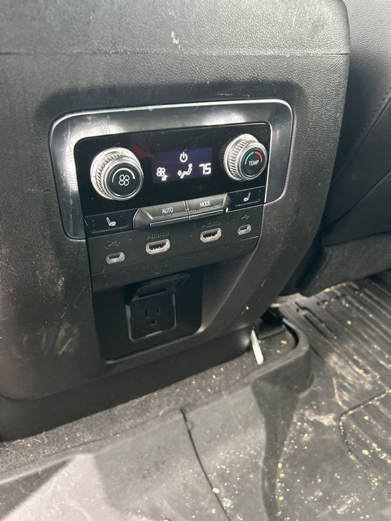 Used 2021 GMC Yukon XL AT4 w/ AT4 Premium Plus Package image 17