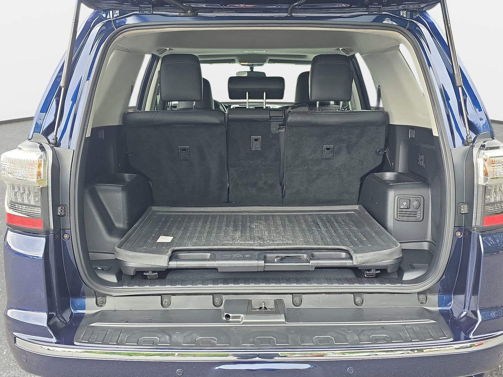 Used 2019 Toyota 4Runner Limited AWD/4WD image 12
