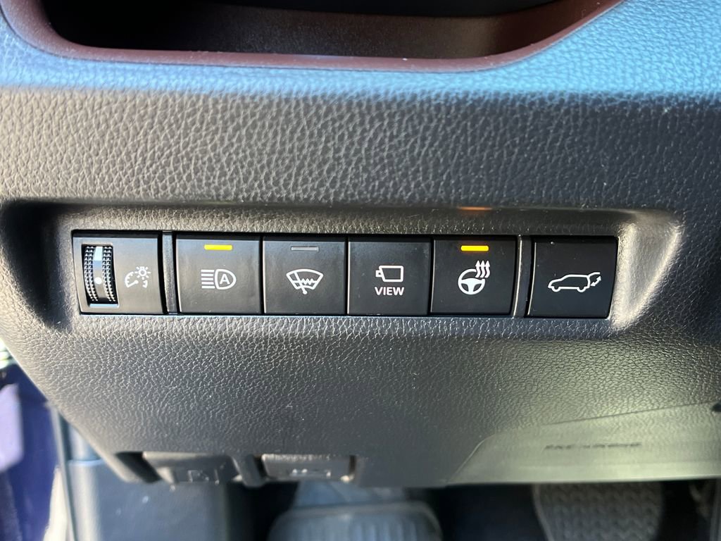 Used 2022 Toyota RAV4 Limited image 28