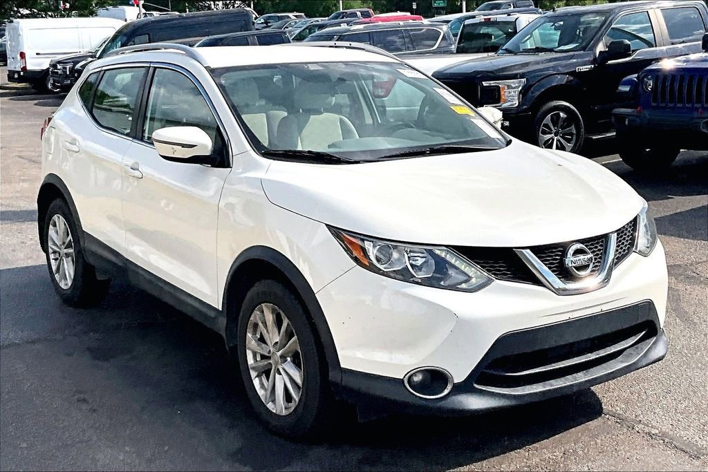 Used 2018 Nissan Rogue Sport SV w/ SV All-Weather Package AWD/4WD image 1