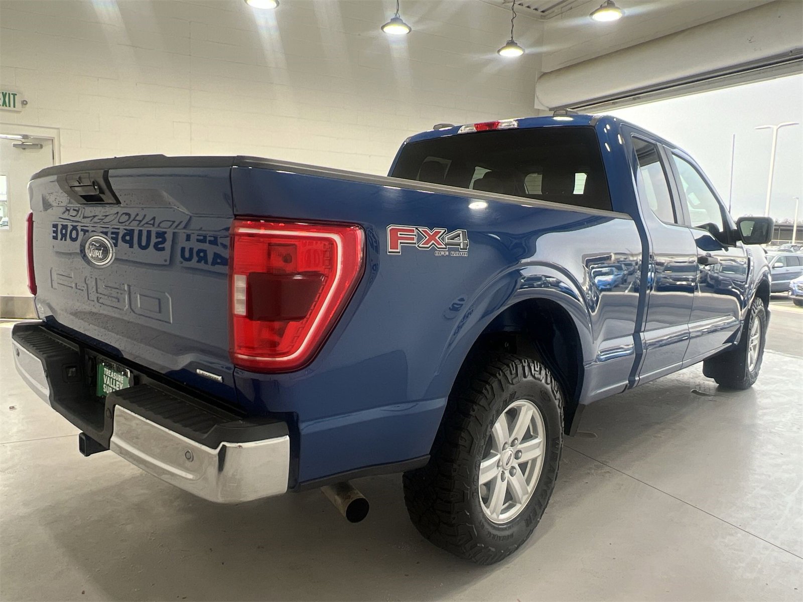 Used 2023 Ford F150 XLT w/ Trailer Tow Package image 8