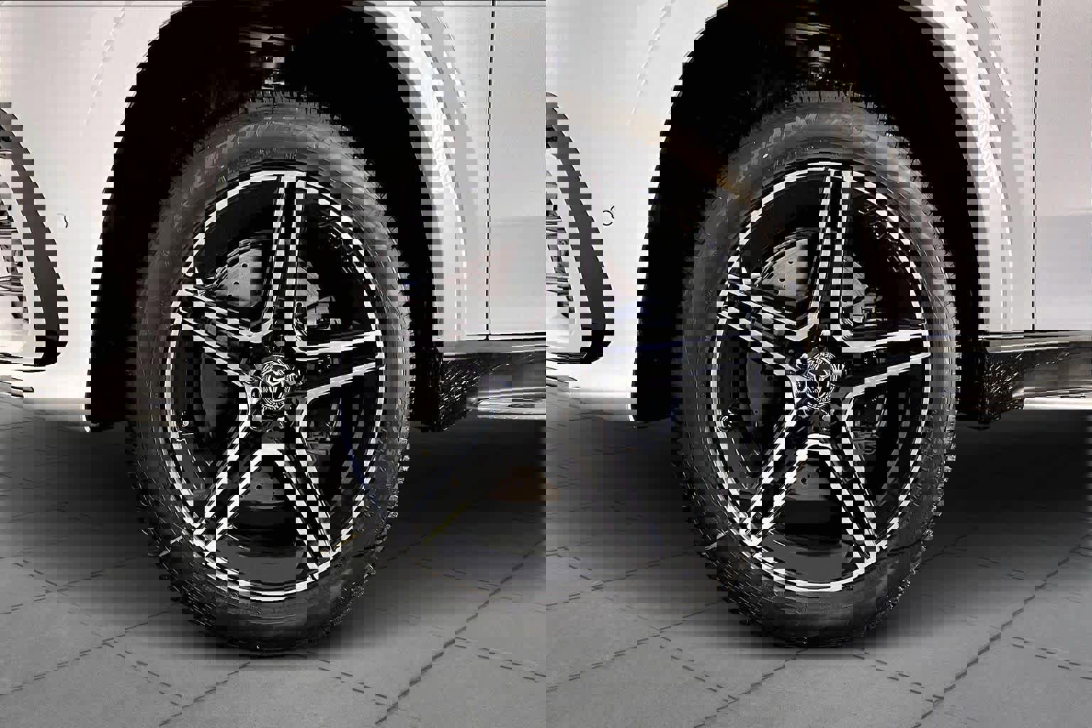 New 2026 Mercedes-Benz GLS 450 4MATIC image 17