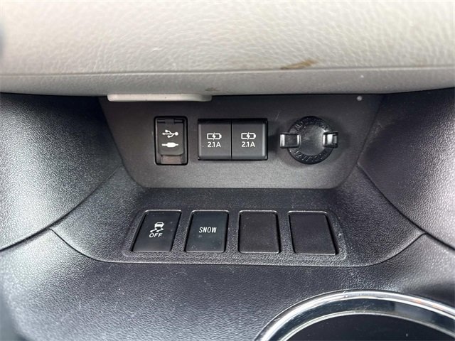Used 2019 Toyota Highlander LE image 24