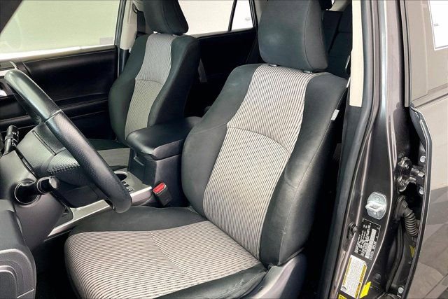Used 2016 Toyota 4Runner SR5 AWD/4WD image 18