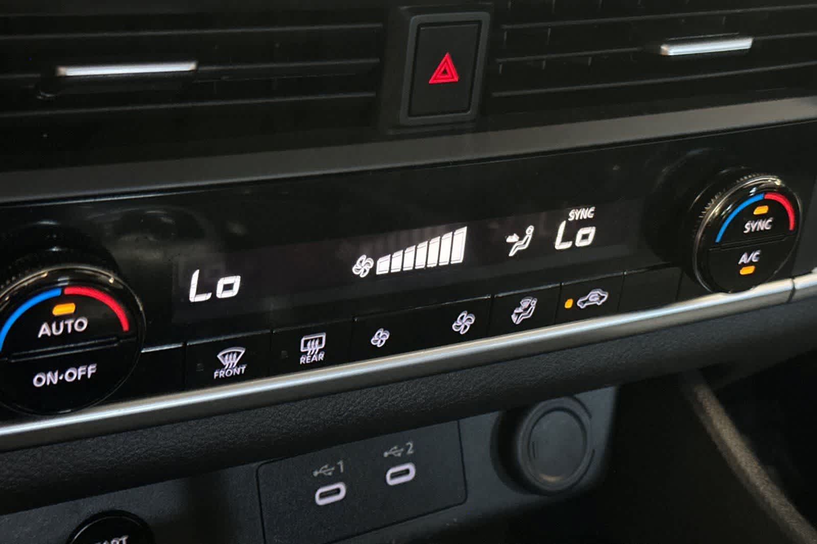 Certified 2025 Nissan Rogue SV FWD image 22