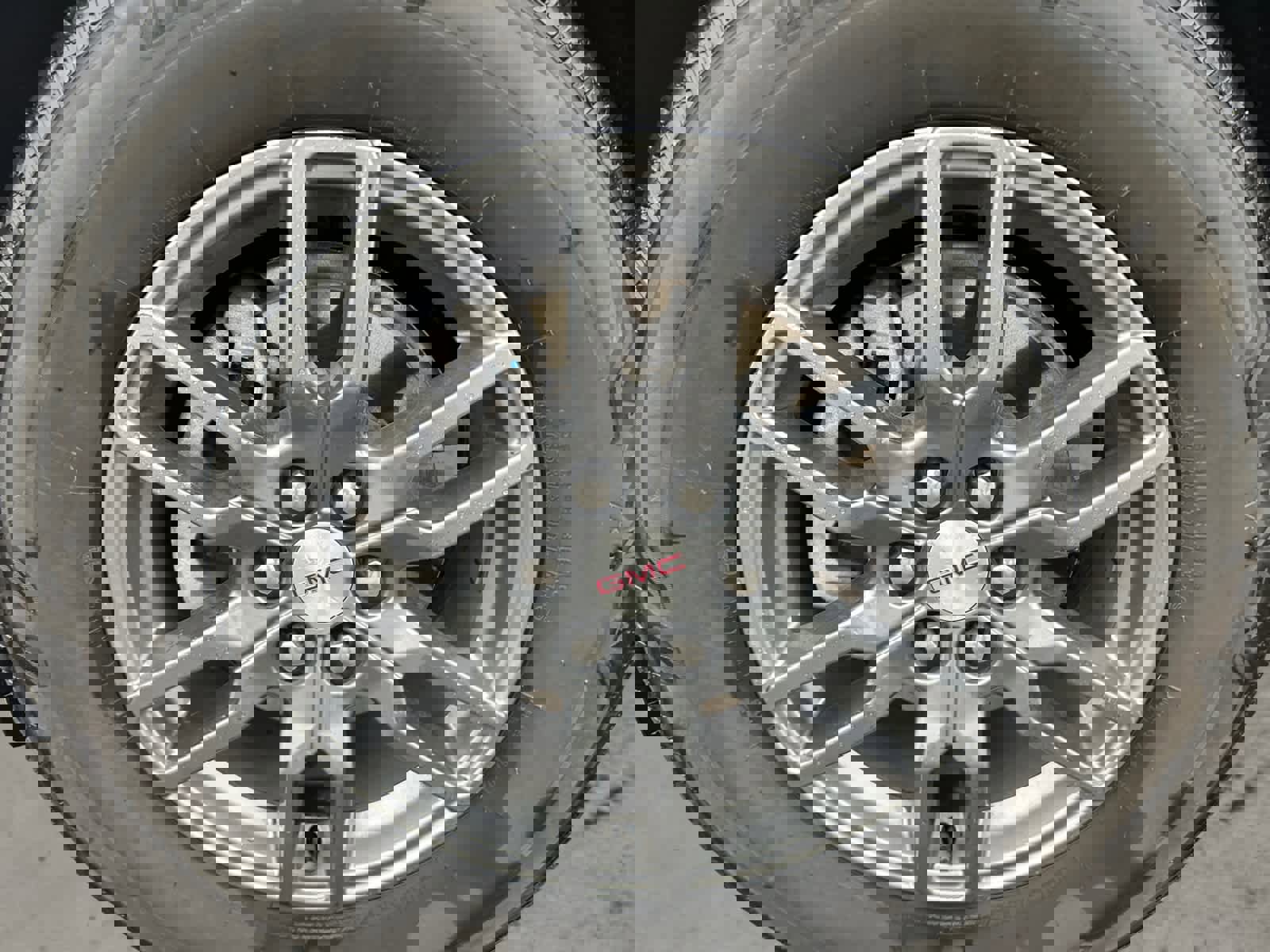 Used 2025 GMC Acadia Elevation image 12