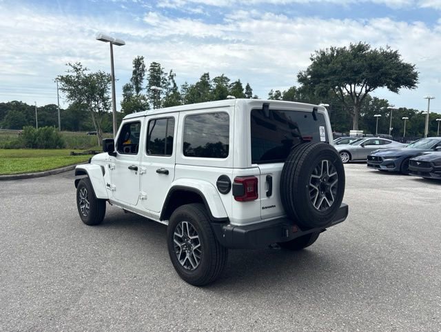 Used 2025 Jeep Wrangler Unlimited Sahara AWD/4WD image 10