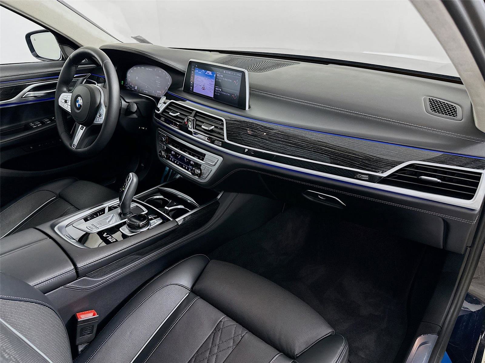 Used 2021 BMW M760i xDrive image 31