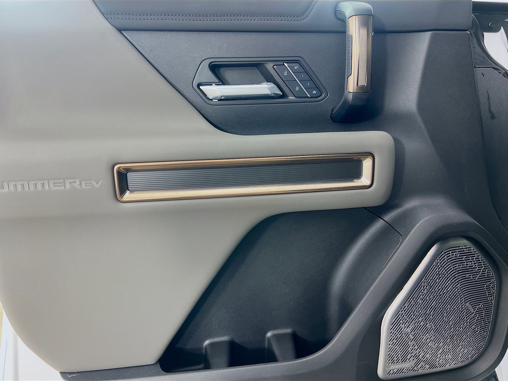 Used 2024 GMC Hummer EV 2X w/ LPO, Illumination Package image 18