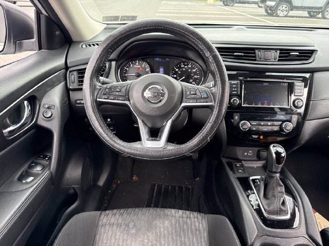 Used 2020 Nissan Rogue SV w/ Premium Package FWD image 19