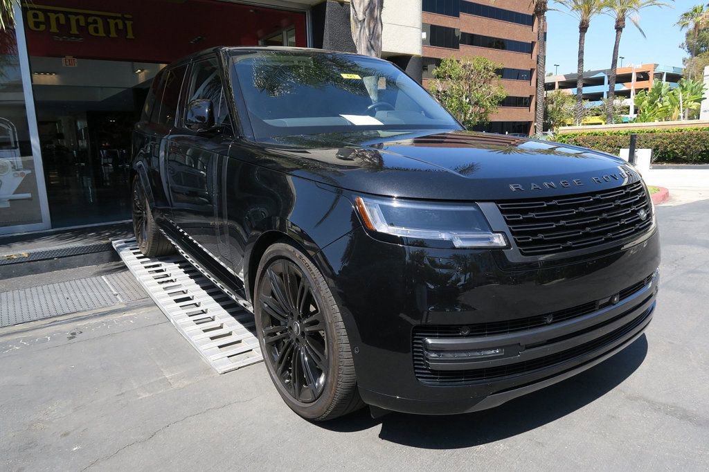 Used 2025 Land Rover Range Rover SE AWD/4WD image 47