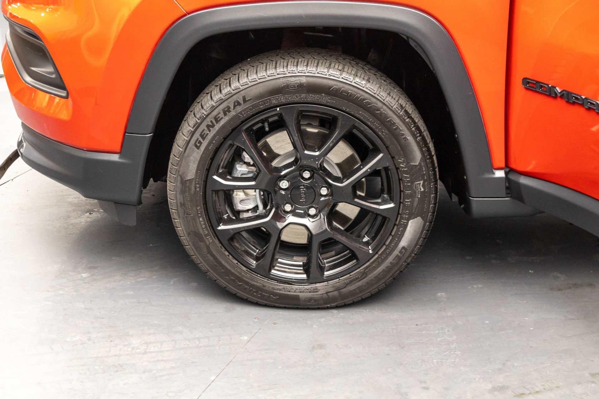 Used 2023 Jeep Compass Latitude w/ Sun and Sound Group AWD/4WD image 46