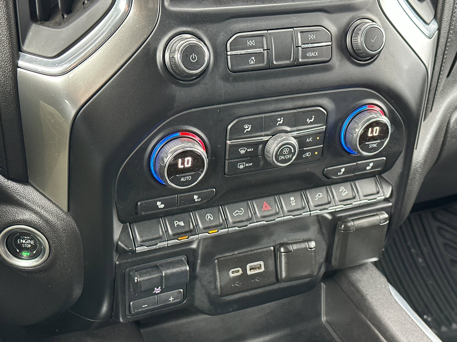 Used 2020 Chevrolet Silverado 1500 RST image 23