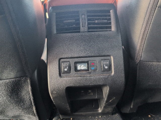 Used 2024 Mitsubishi Outlander SEL Black Edition image 17