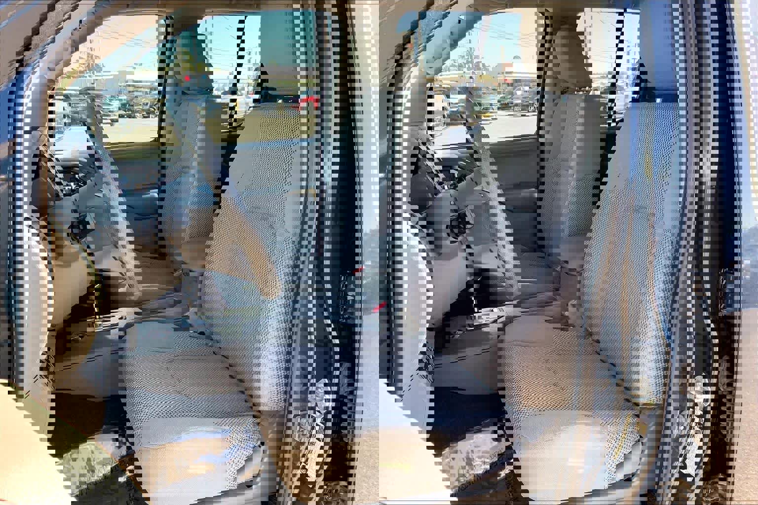 Used 2020 Nissan Frontier SV image 7