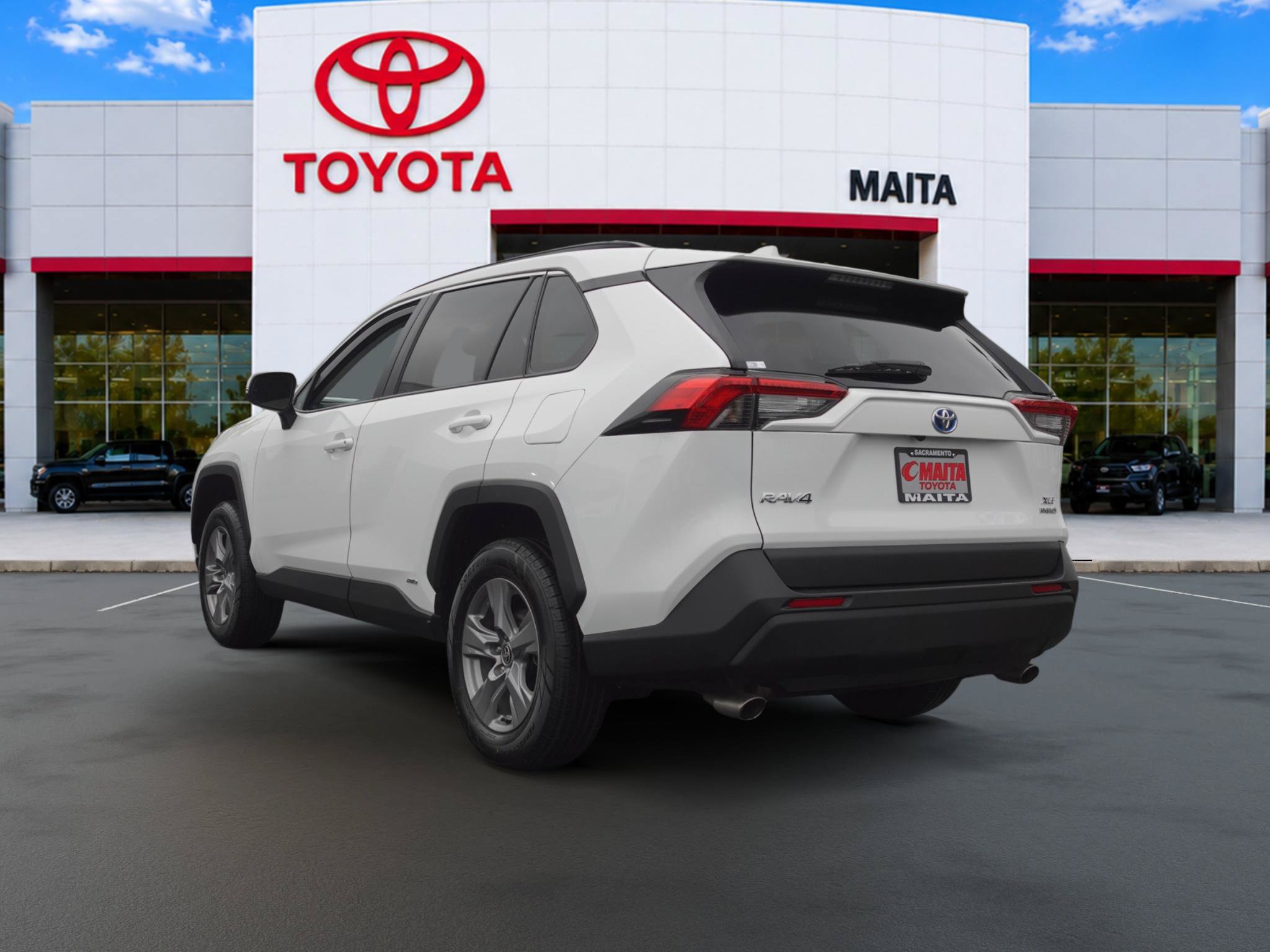 Used 2022 Toyota RAV4 XLE w/ Convenience Package AWD/4WD image 5