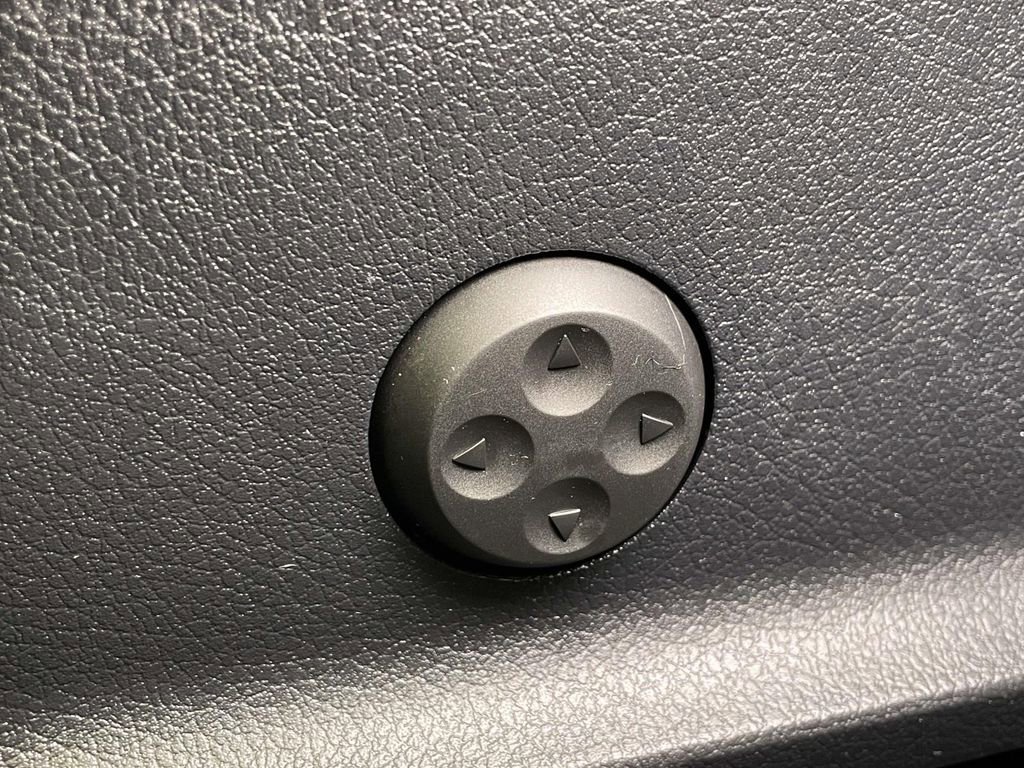 Used 2025 Mercedes-Benz GLB 35 AMG 4MATIC image 17