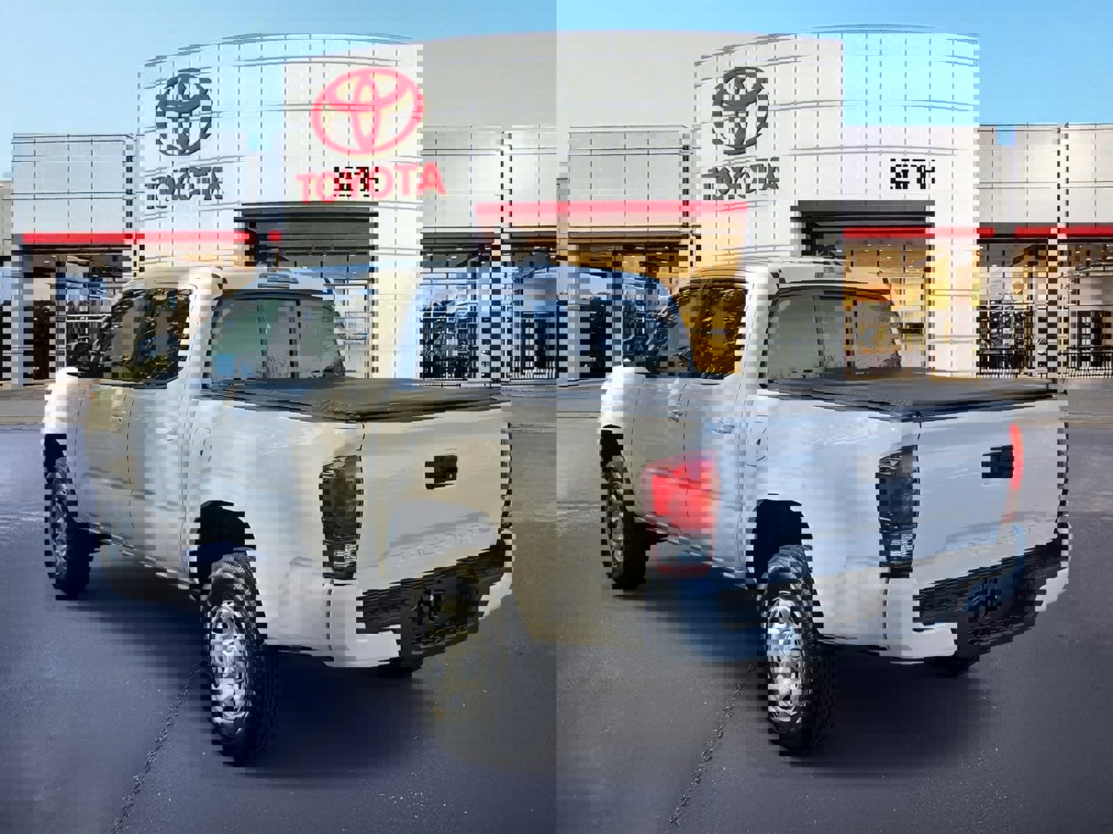 Used 2022 Toyota Tacoma SR w/ SR Convenience Package image 7