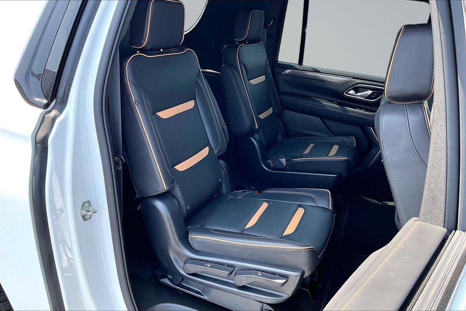 Used 2023 GMC Yukon XL AT4 w/ Technology Package AWD/4WD image 28