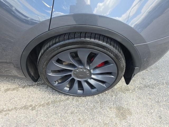 Used 2022 Tesla Model Y Performance image 32