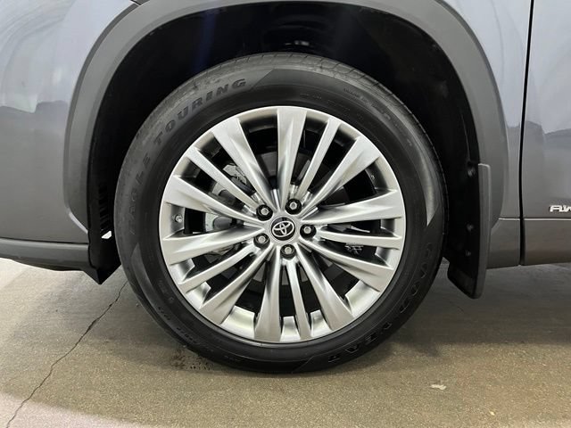 Used 2023 Toyota Highlander Platinum AWD/4WD image 28