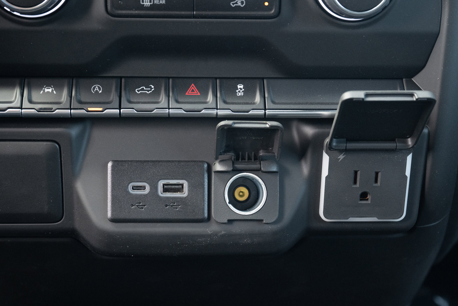 Used 2025 Chevrolet Silverado 1500 Custom image 29