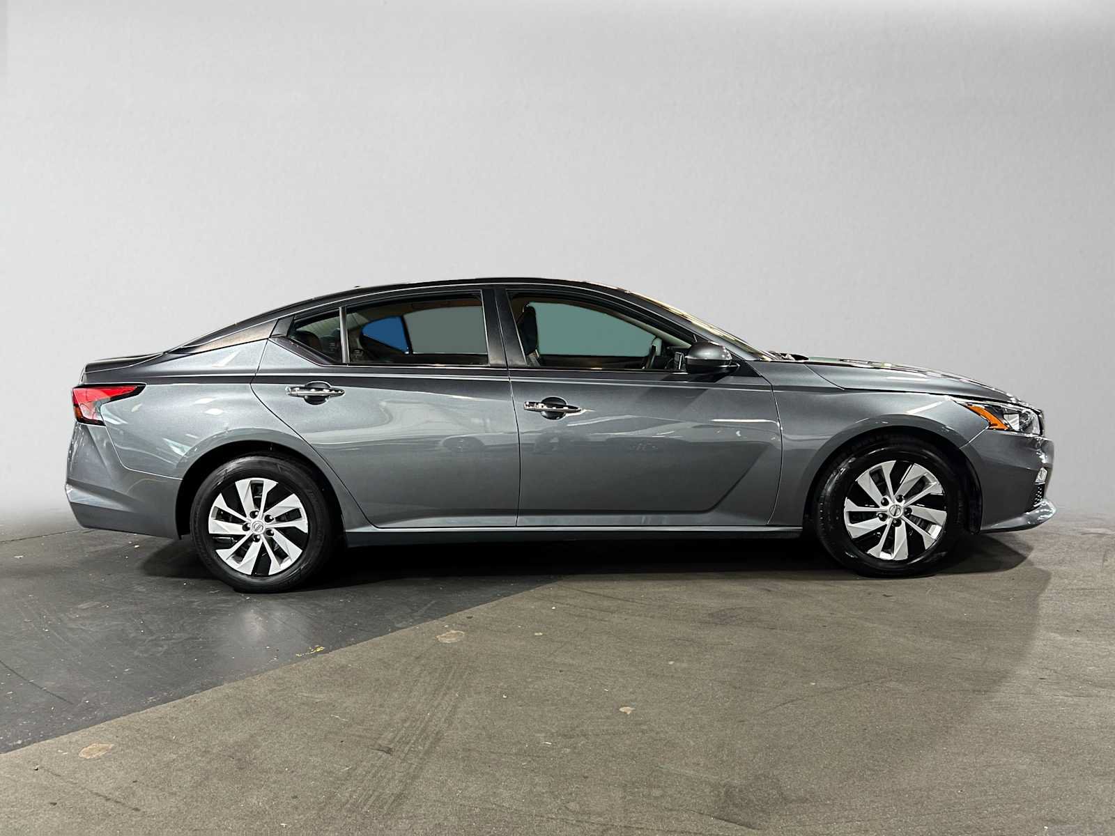 Used 2020 Nissan Altima 2.5 S FWD image 2