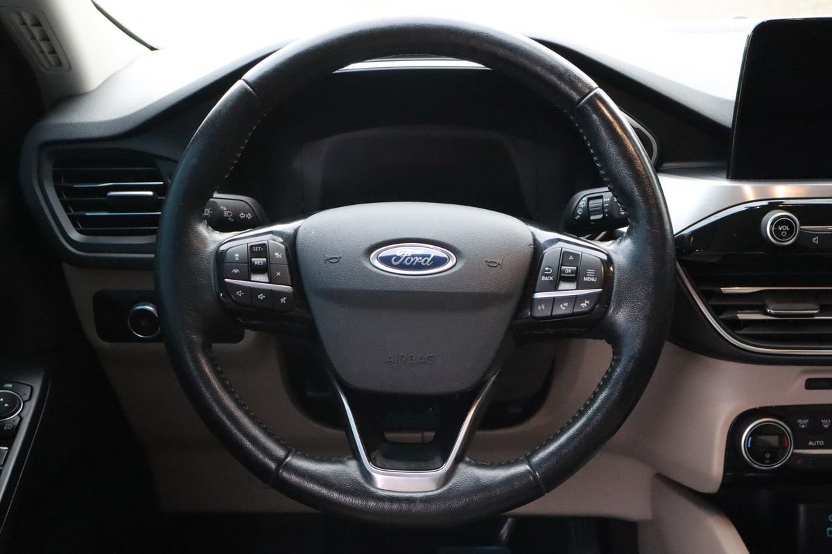 Used 2021 Ford Escape Titanium AWD/4WD image 18