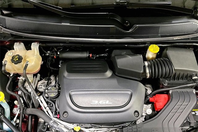 Used 2017 Chrysler Pacifica Limited w/ UConnect Theater Package image 28