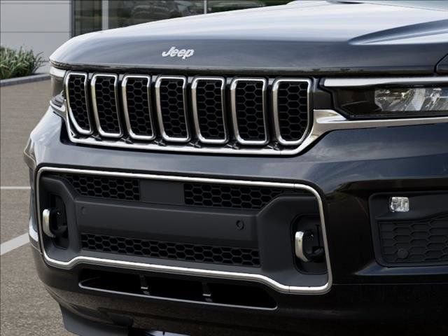 New 2025 Jeep Grand Cherokee Overland w/ Luxury Tech Group IV AWD/4WD image 11