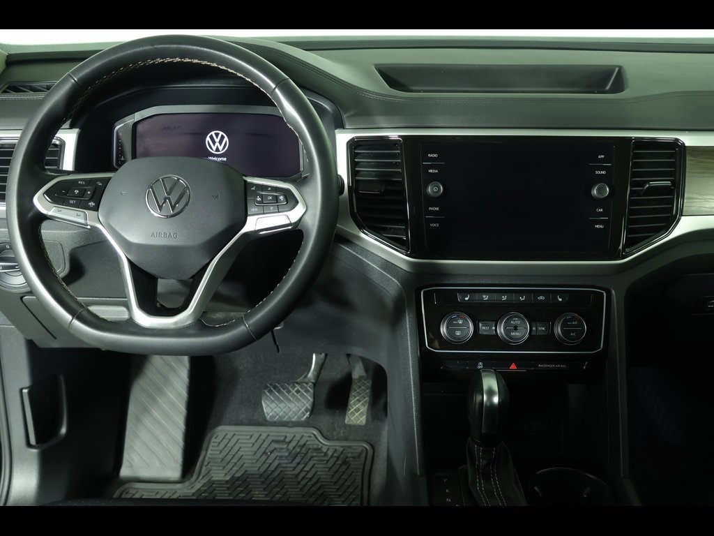 Used 2022 Volkswagen Atlas SE w/ Black Wheel Package image 15
