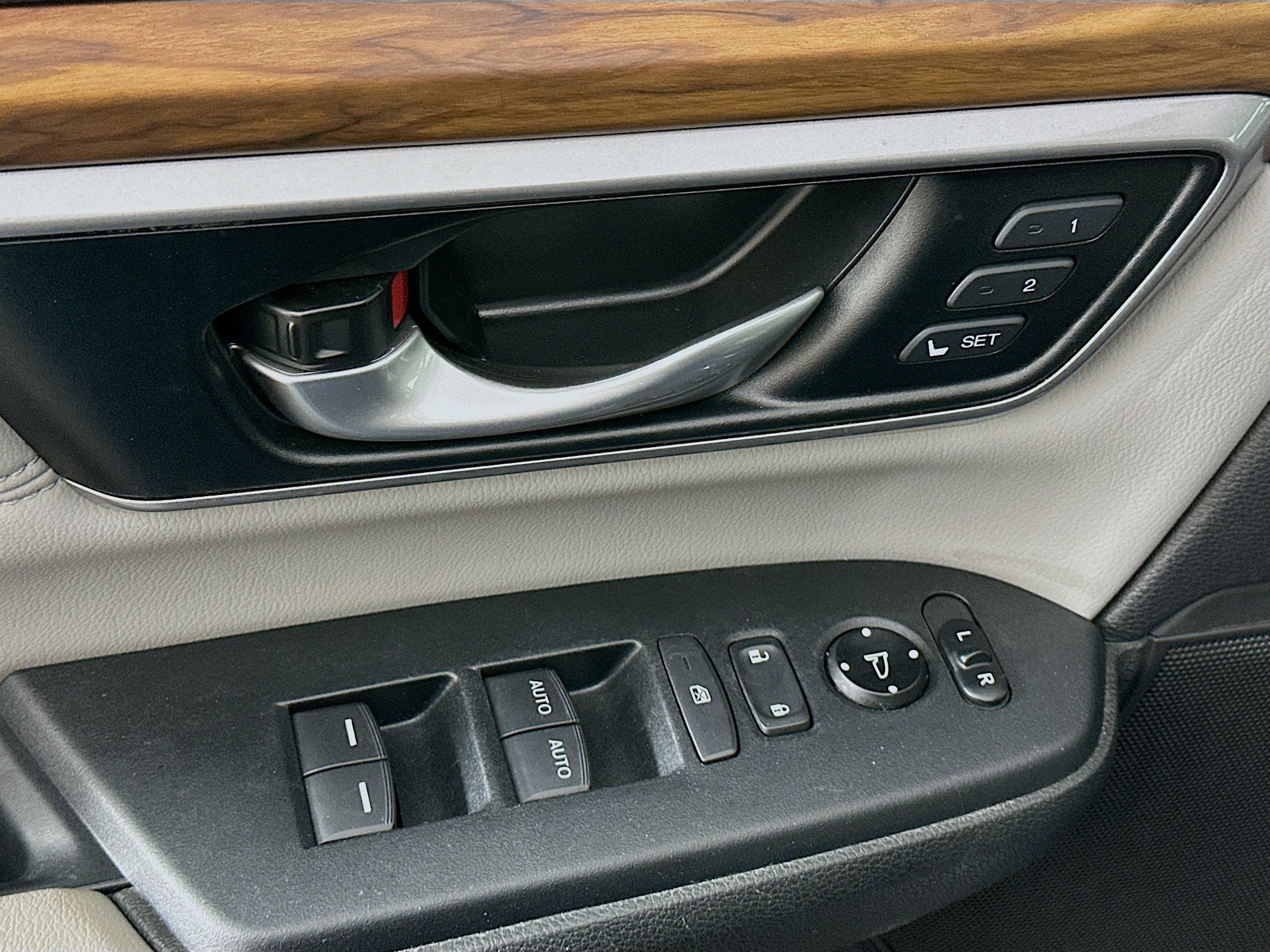 Used 2019 Honda CR-V Touring image 15