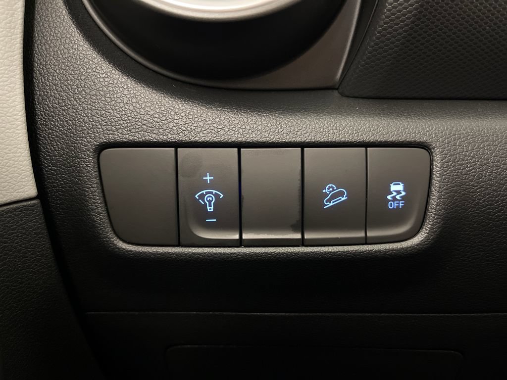 Certified 2023 Hyundai Kona SEL AWD/4WD image 30