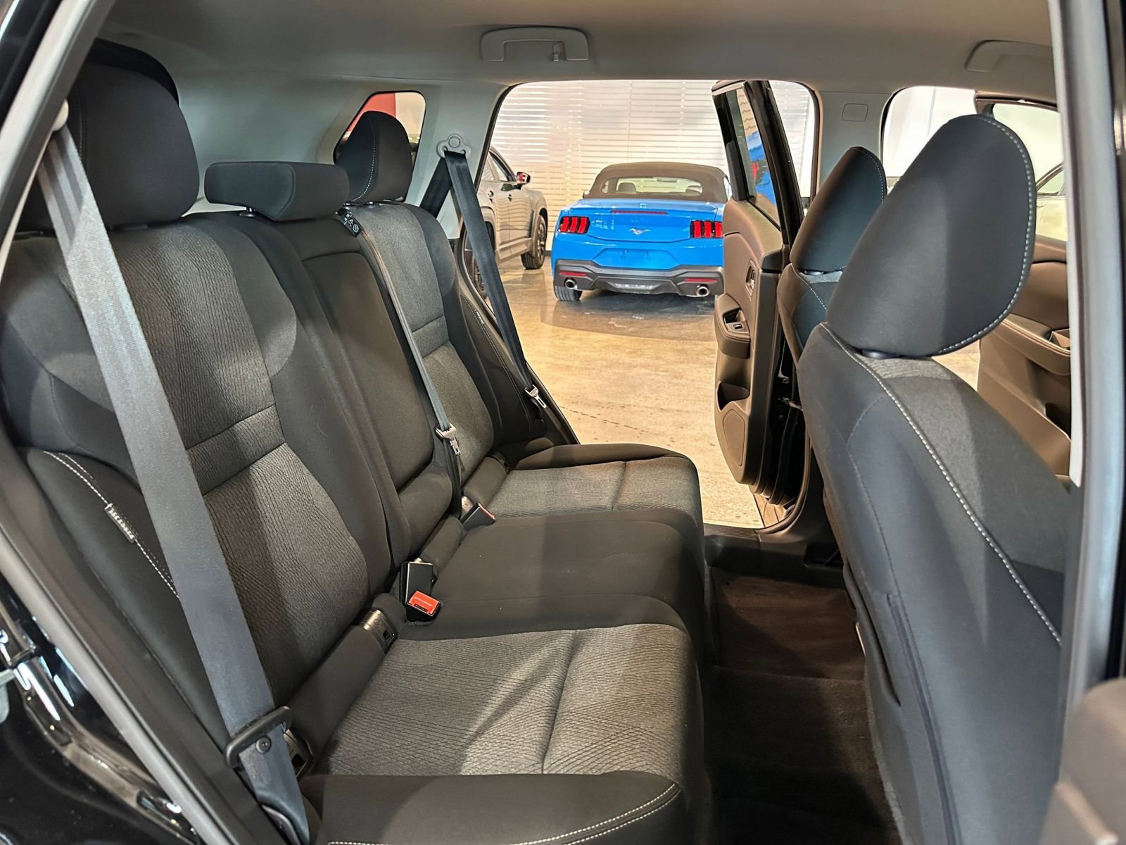 Used 2025 Nissan Rogue SV image 38