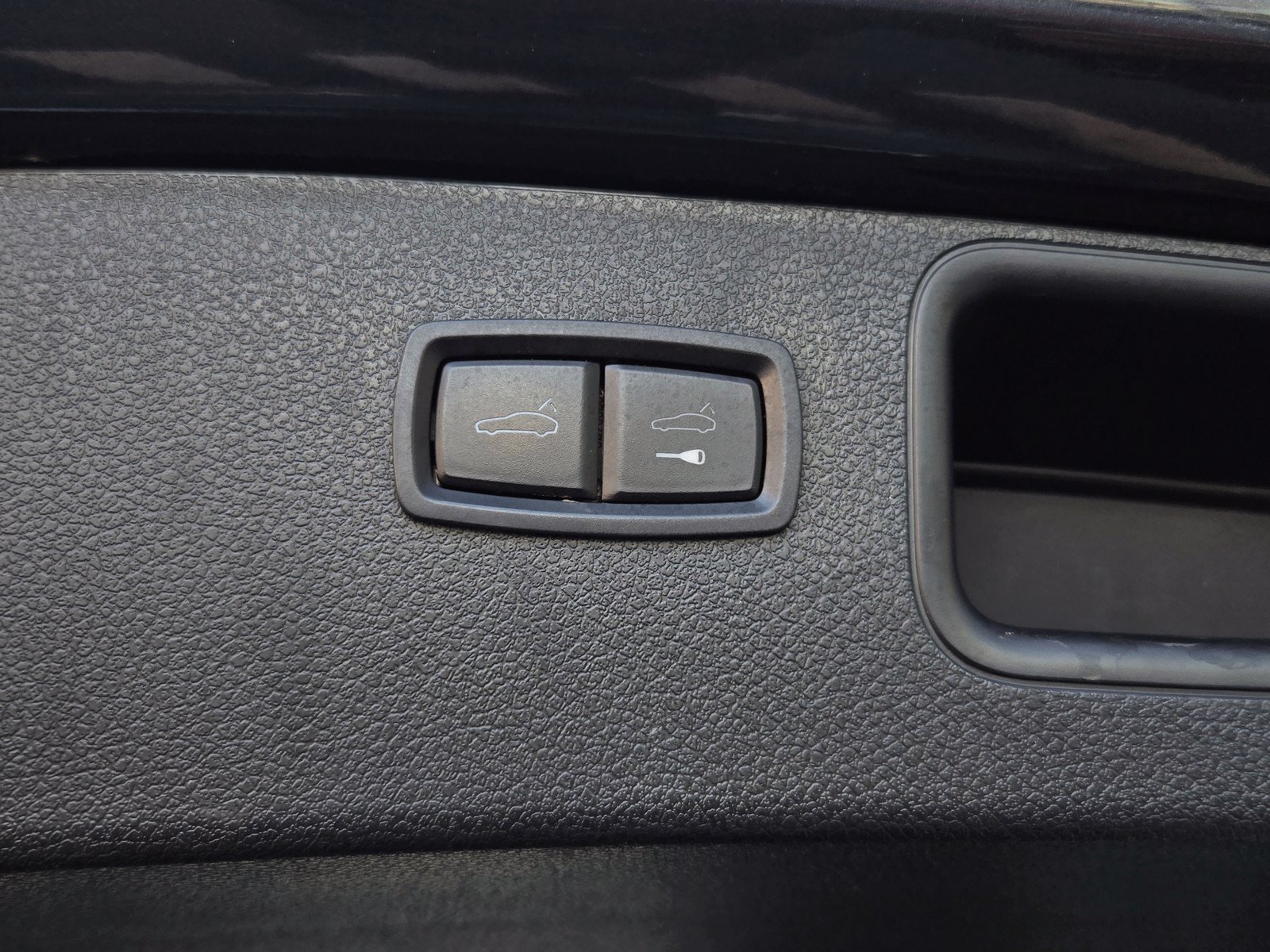 Used 2022 Porsche Macan AWD/4WD image 26