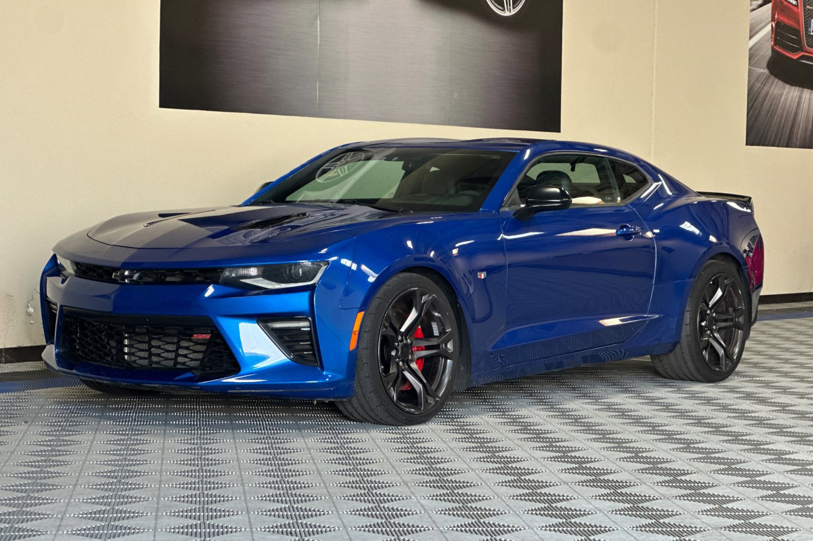 Used 2018 Chevrolet Camaro SS image 8