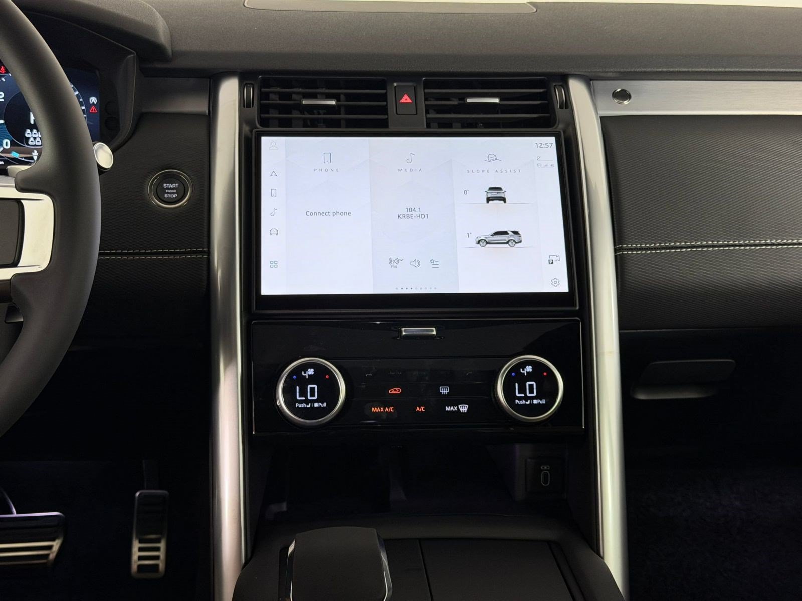 New 2026 Land Rover Discovery Dynamic SE AWD/4WD image 17