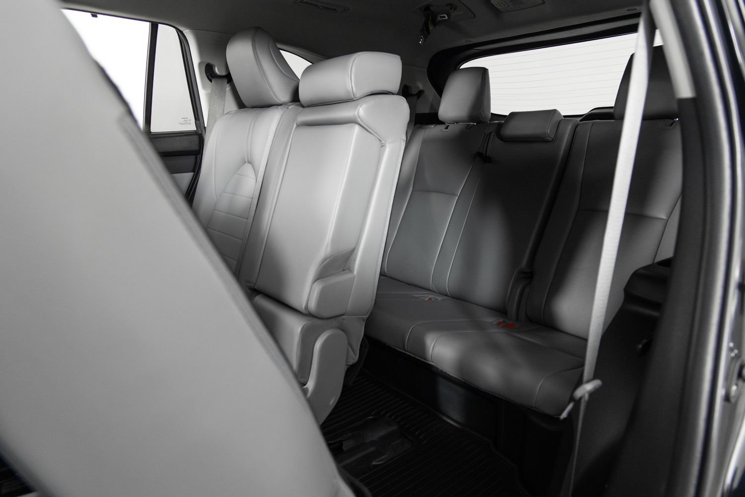 Used 2022 Toyota Highlander XLE AWD/4WD image 18