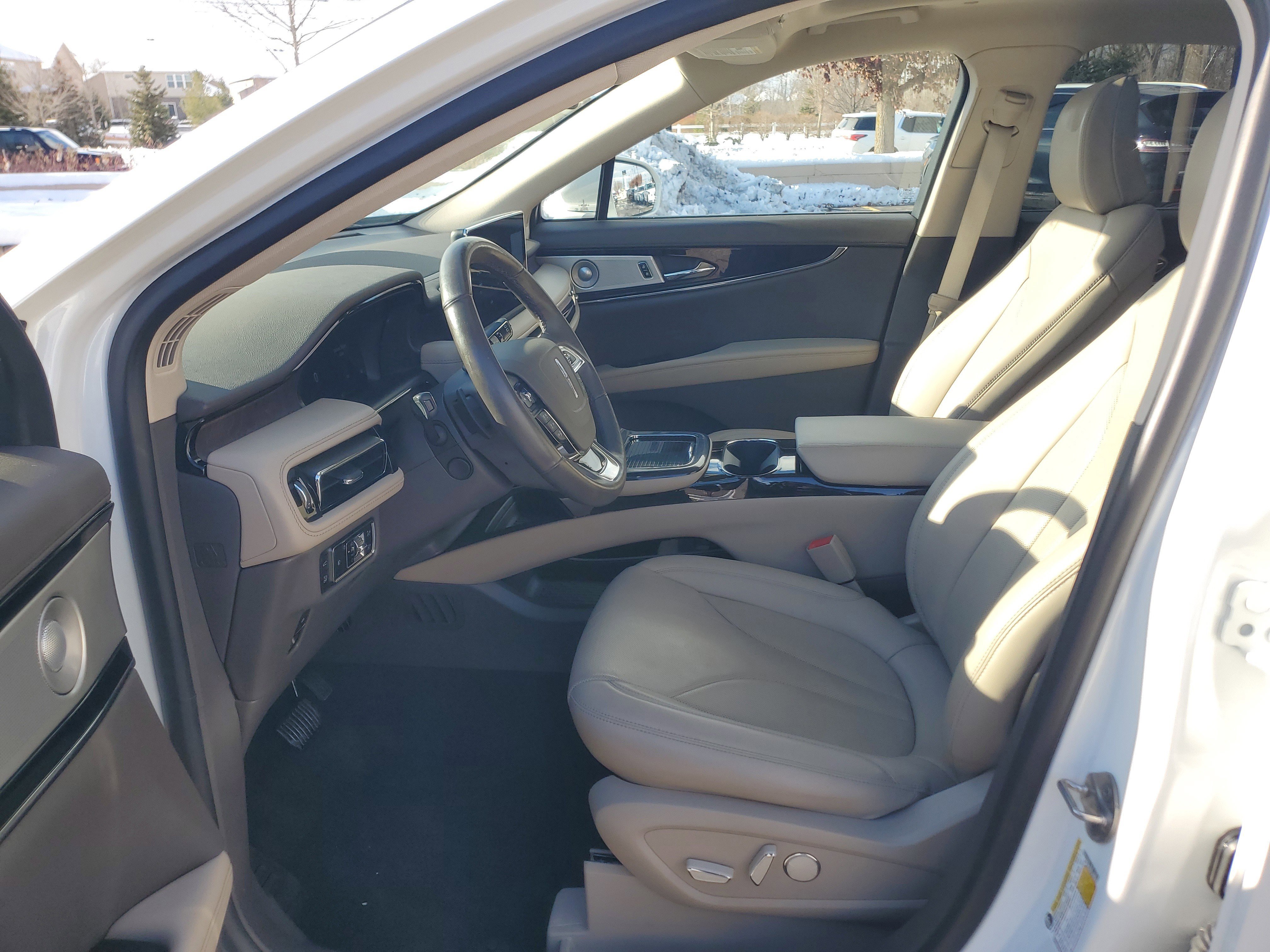 Certified 2023 Lincoln Nautilus Reserve w/ Equipment Group 202A image 12