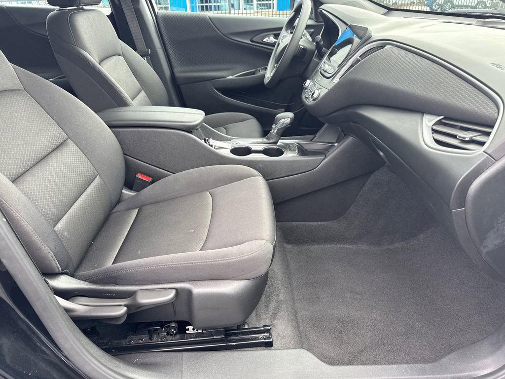 Used 2024 Chevrolet Malibu LT image 14