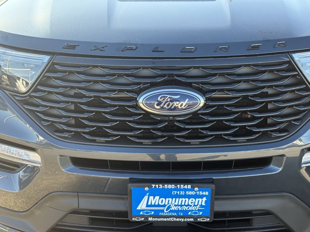 Used 2023 Ford Explorer ST-Line w/ Class IV Trailer Tow Package image 4