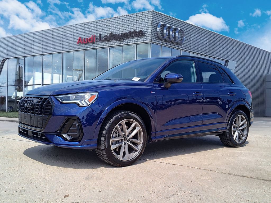 Certified 2025 Audi Q3 2.0T Premium w/ Convenience Package AWD/4WD image 1