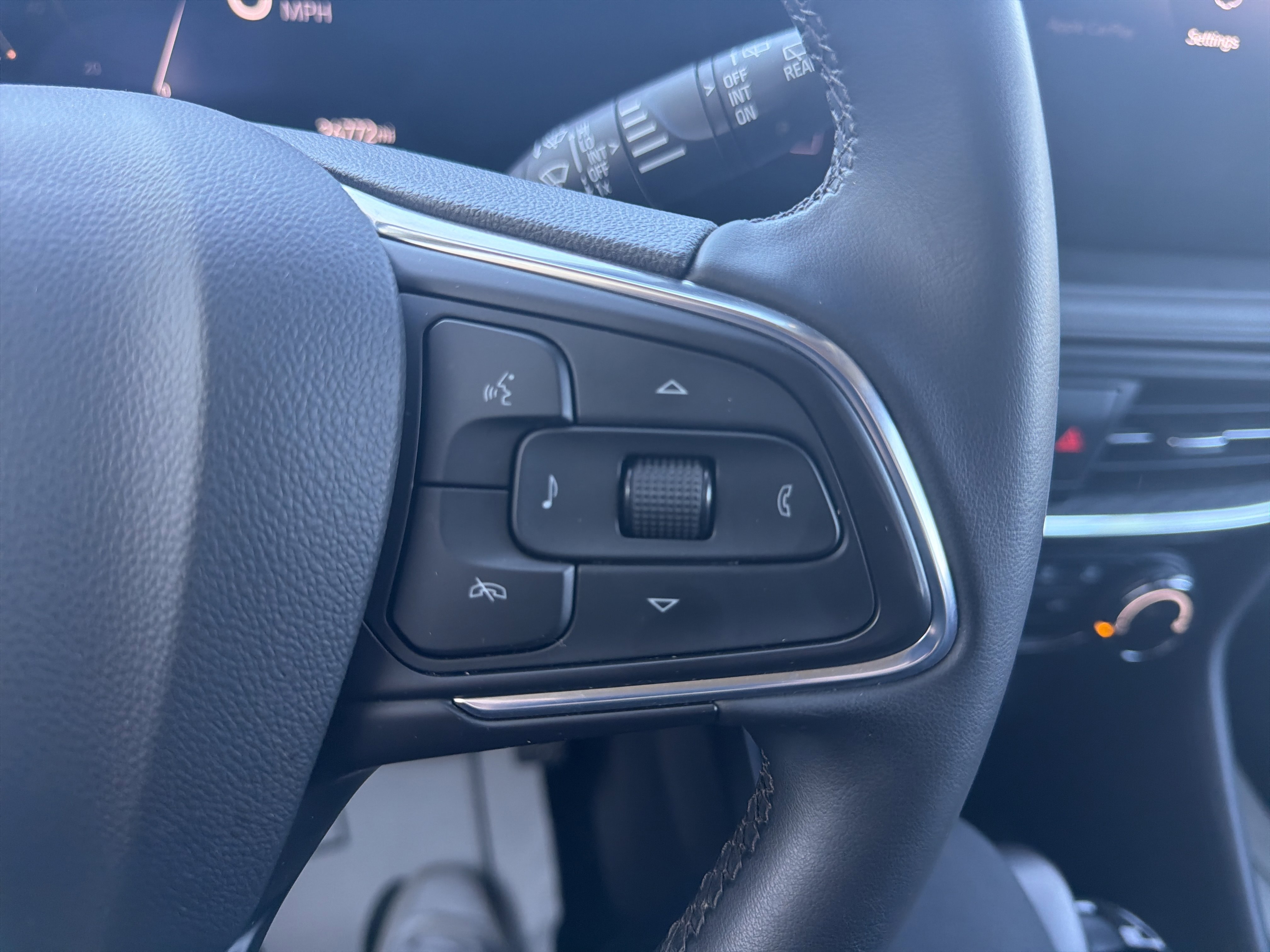 Used 2024 Buick Encore GX Sport Touring image 19