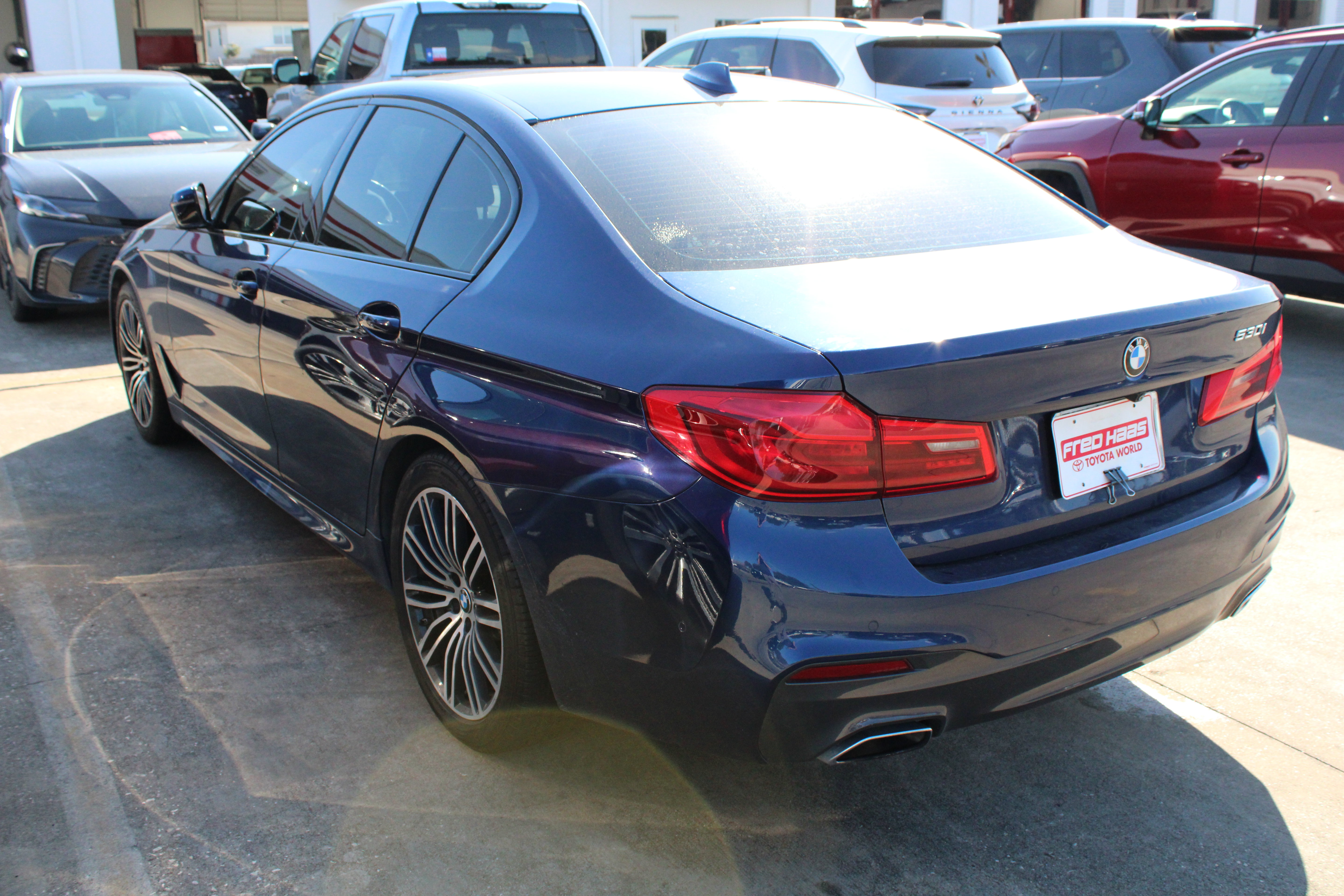 Used 2020 BMW 530i w/ M Sport Package RWD image 5