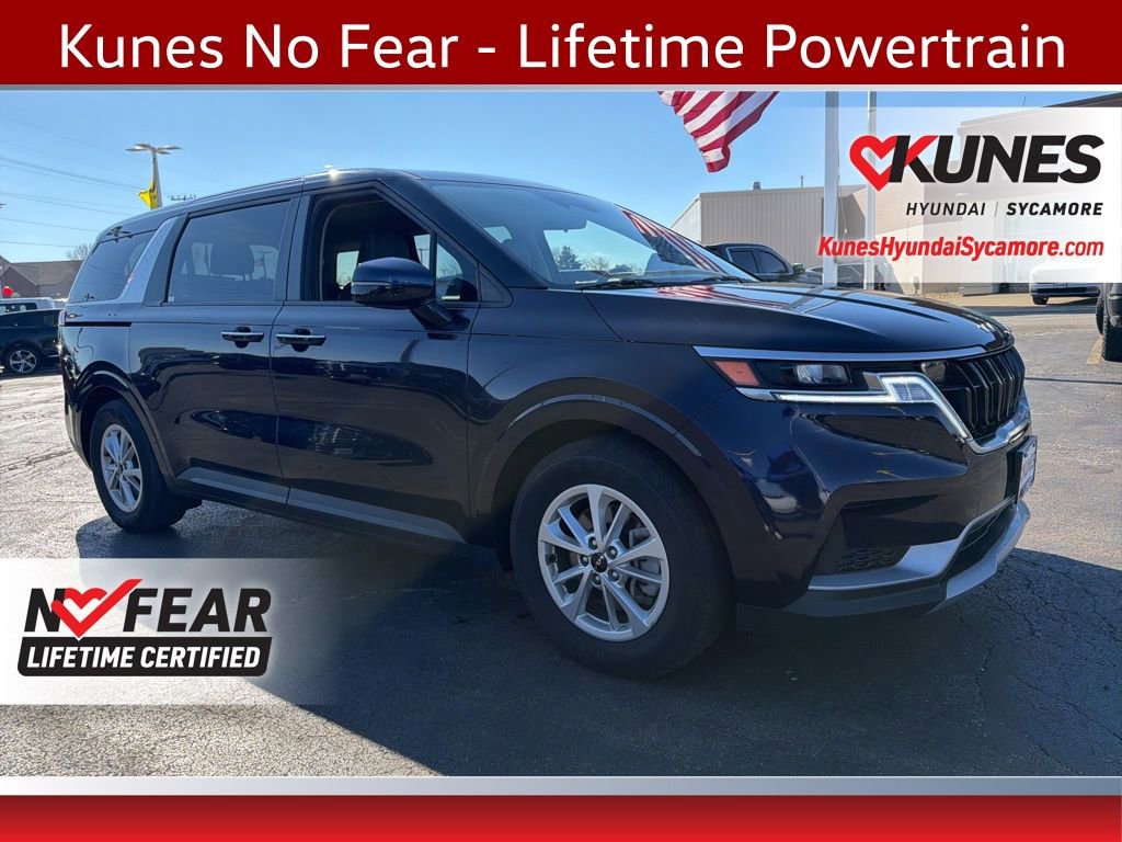 Used 2024 Kia Carnival LX image 1