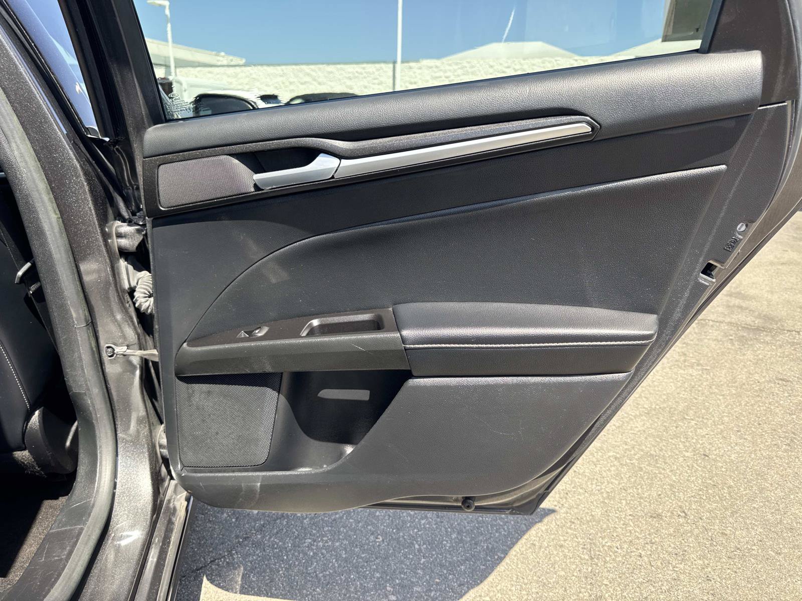 Used 2019 Ford Fusion Energi Titanium FWD image 33