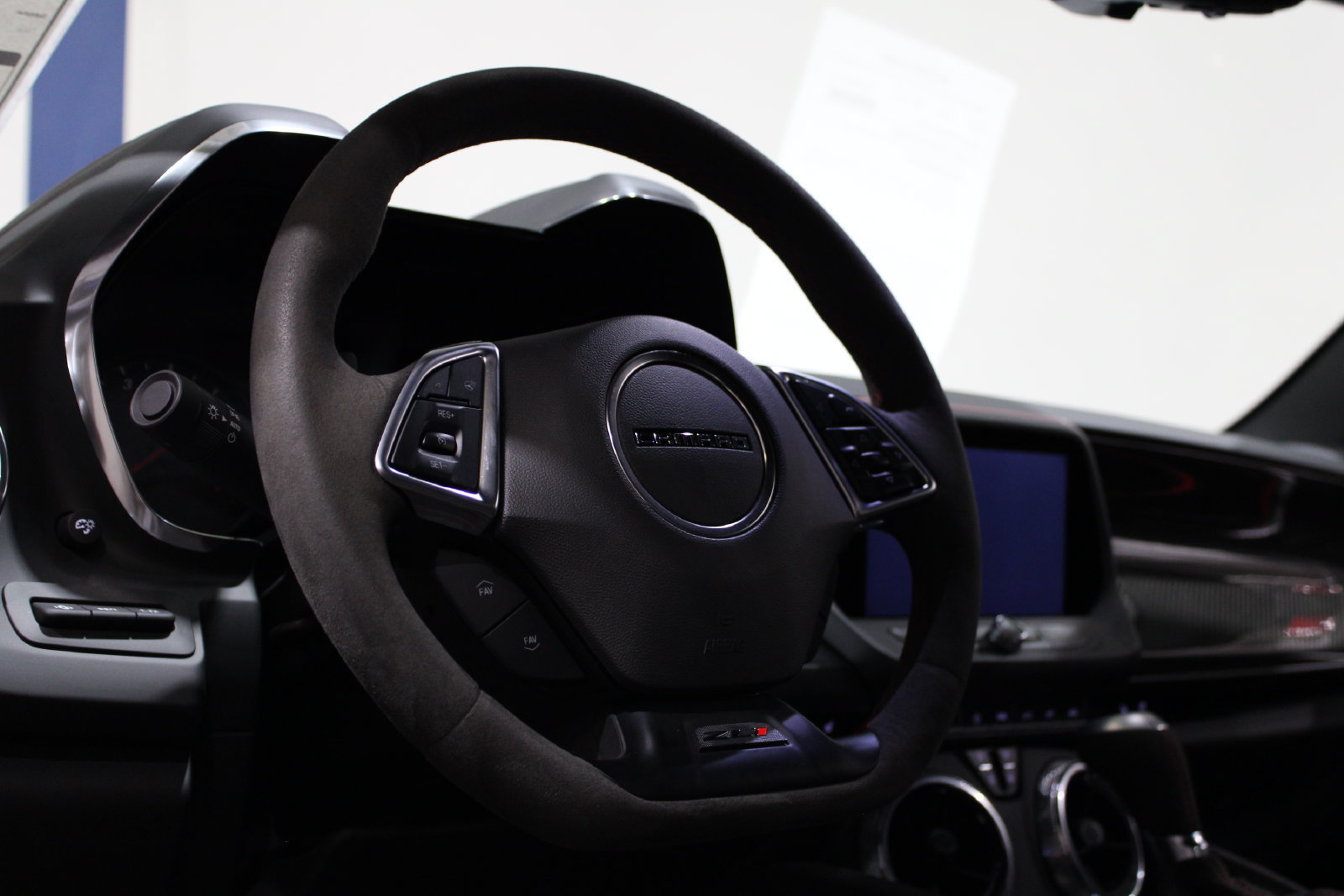 Used 2019 Chevrolet Camaro ZL1 RWD image 21
