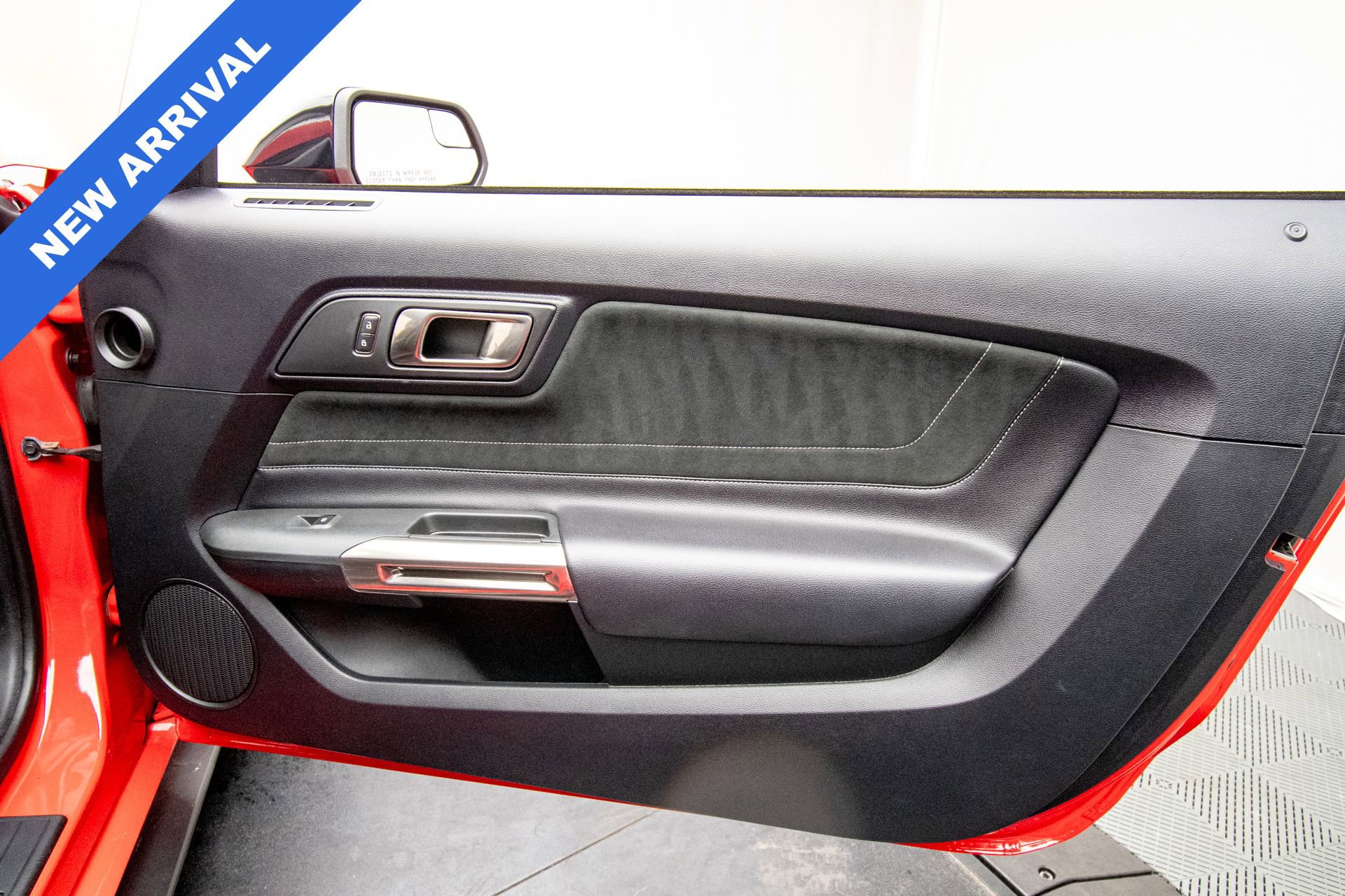 Used 2016 Ford Mustang Shelby GT350 w/ Technology Package image 29